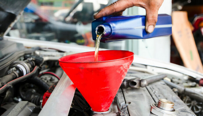 7 Common Engine Oil Replacing Blunders to Avoid