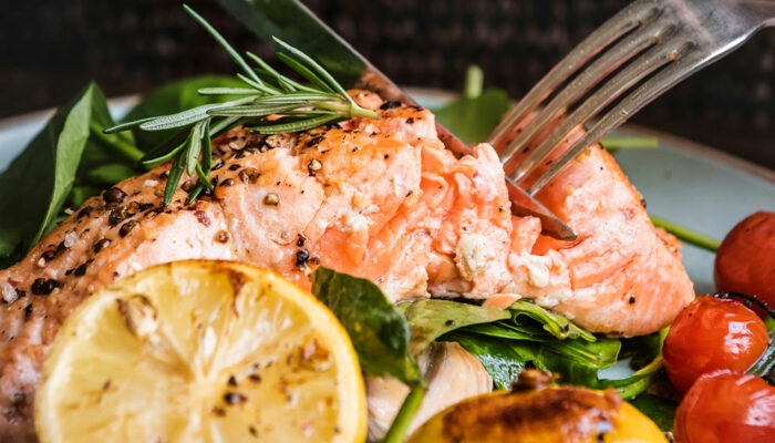 10 Healthy Foods That Help Relieve Period Pain