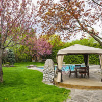 12 patio or backyard shade ideas to protect from heat
